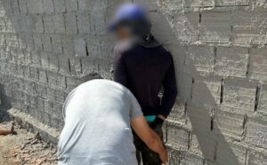 CRUELDADE: homem usou o remo pra agredir sua ex, chegando a quebrar o objeto no corpo dela, no AM