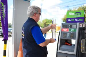 Em Manaus, Procon autua posto de combustível a prestar esclarecimento sobre venda de combustível adulterado