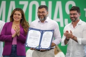 Wilson Lima regulariza mais de 2,5 mil novas unidades habitacionais de Manaus
