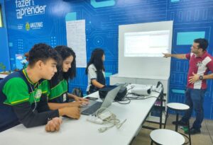Projeto insere linguagem de programação no ensino da matemática em escola de Manaus