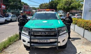 Mulher sai pra beber e deixa o filho de 2 anos sozinho em casa, em Manaus
