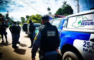 Homem se passa por vendedor de utensílios domésticos para furtar uma mulher, em Manaus