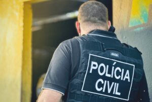 Pai é preso em Manaus após estuprar a própria filha de 12 anos; tio da vítima também participava dos abusos