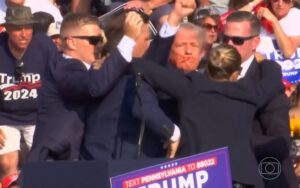 ‘Sobrevivi ao tiro pela graça de Deus todo poderoso’, disse Donald Trump em convenção