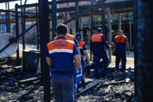 Governo realiza cadastro, benefícios e suporte às famílias afetadas pelo incêndio em Nhamundá