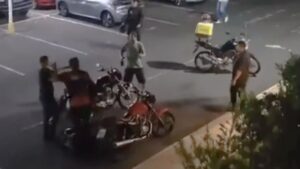 Motoboys são presos por tentativa de homicídio após confusão em condomínio de Manaus