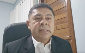 Justiça Eleitoral manda influencers tirarem do ar postagens de prefeito sob pena de multa