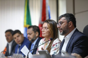 Governador confirma contratação de 85 brigadistas para reforço no combate às queimadas no Amazonas