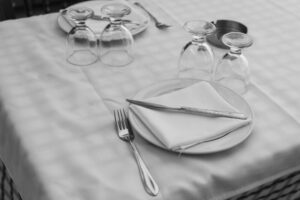 Polêmica em restaurante de Manaus: cobrança de ingresso gera debate nas redes sociais