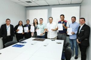 Lava Jato: David Almeida posa ao lado de Eduardo Braga após indiciamento do senador por corrupção e lavagem de dinheiro
