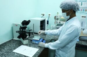 Laboratório de Análises Clínicas da FCecon recebe novos equipamentos