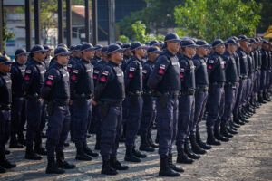 Alunos soldados da Polícia Militar reforçam policiamento ostensivo, em Manaus