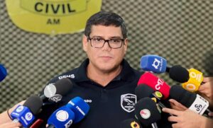 Venda de celular acaba em tragédia e homem mata o próprio irmão com uma facada no peito, em Manaus