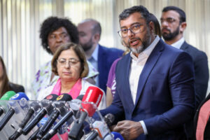 Wilson Lima assina Pacto Estadual de Prevenção aos Feminicídios no Amazonas