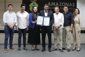 Governador Wilson Lima assina contrato para construção de residencial do Amazonas Meu Lar em Petrópolis