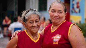 Amizade na terceira idade: projeto do governo transforma a vida de idosas em Manaus