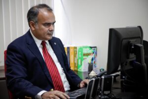 Justiça determina que plano de saúde forneça canabidiol para aliviar dores crônicas de paciente, em Manaus