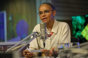 Marina Silva sofre novos insultos em comissão no Congresso