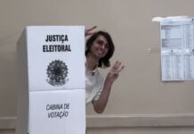 Candidato realizou a votação na tarde deste domingo (06/10)