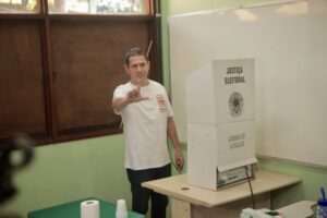 Marcelo Ramos é o 1º candidato a prefeito de Manaus a votar neste domingo