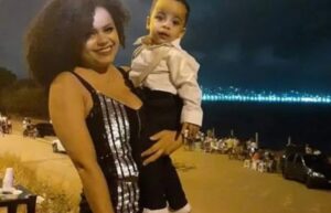 Morre mulher que decapitou o próprio filho de apenas 6 anos durante um ritual satânico