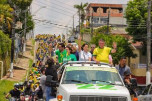 ’Acabou a mamata! É de virada!’, Tropa do Capitão contagia Manaus em motocarreata com Bolsonaro e Michelle