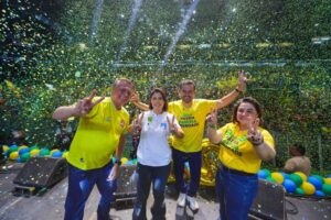 Bolsonaro e Michelle movem multidão em apoio ao Capitão Alberto Neto no segundo turno em Manaus