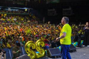 ‘Mentiroso, Pinóquio e pintor’: Bolsonaro não poupa críticas a David Almeida durante comício em Manaus