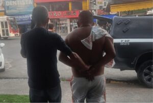 Crianças de 7 e 9 anos choram e gritam dentro do quarto, e ‘avô postiço’ é flagrado abusando das vítimas, em Manaus