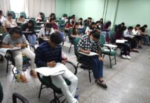 UEA aplica provas do SIS neste domingo (20): milhares de estudantes disputam vagas no ensino superior Em 2024, a UEA oferta 3.952 vagas, sendo 1.639 para o Vestibular e 2.313 para o SIS