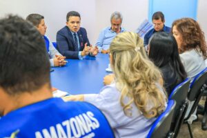 Delegado Péricles fiscaliza obras do Centro de Prevenção do Câncer do Colo do Útero