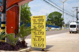 Com gasolina a R$ 6,99, Procon intensifica fiscalização em postos de Manaus para coibir abusos