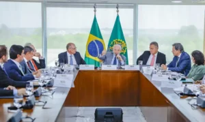 ‘Tem muita gente se endividando. Tem muita gente gastando o que não tem’, alerta Lula sobre bets