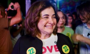 É falsa a notícia de que partido Novo pediu a expulsão de Maria do Carmo em Manaus