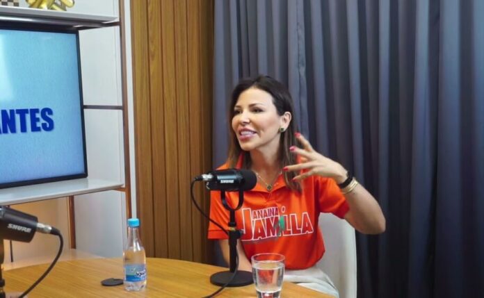 Janaina Jamila Janaina Jamila não é apenas uma candidata, mas uma mulher que traz em sua trajetória a força de uma mãe, a visão de uma empreendedora e o desejo de fazer a diferença na política de Manaus