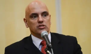 Moraes diz que democracia saberá se defender de inimigos