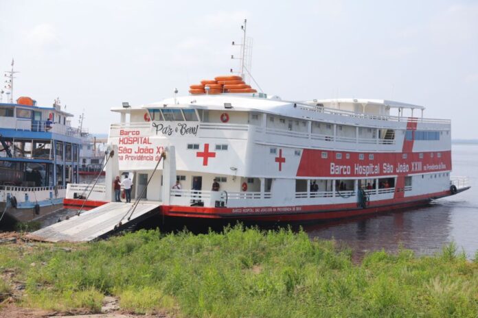 Wilson Lima apresenta barco hospital que atenderá ribeirinhos com saúde de qualidade