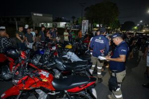 Detran remove 139 motos em operação contra ‘rolezinhos’ e perturbação da ordem pública, em Manaus