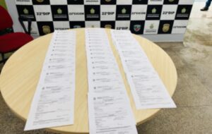 PC prende dupla de estelionatários com mais de 65 BOs registrados por falso consórcio de veículos, em Manaus