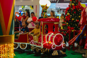 Natal de cinema no Sumaúma Park Shopping tem Papai Noel, neve artificial, trenzinho e muita alegria!