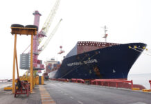 Primeiro navio de grande porte atraca em Manaus após 70 dias de seca histórica Primeiro navio de grande porte atraca em Manaus após 70 dias de seca histórica