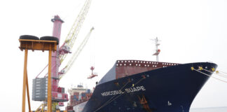 Primeiro navio de grande porte atraca em Manaus após 70 dias de seca histórica