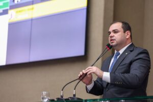 Presidente Roberto Cidade comanda votação que aprovou 20 anos de renegociação de dívidas junto à Afeam