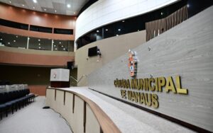 Câmara aprova empréstimo de R$ 2,5 bilhões para David Almeida com 29 votos favoráveis