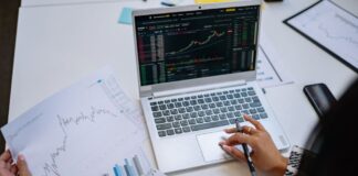 Como a Taxa Selic Afeta Seus Investimentos em 2024 Foto de Yan Krukau no Pexels