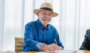 Lula sanciona lei que impede volta do DPVAT neste ano