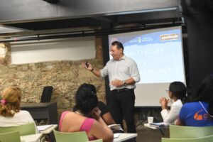 Prefeitura de Manaus divulga lista de aprovados para curso gratuito de vendas no varejo