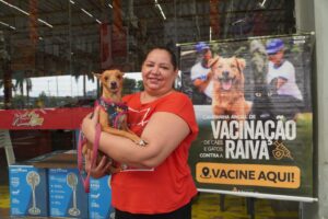 Campanha de vacinação antirrábica mobiliza tutores em Manaus com acesso facilitado