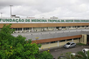 Fundação de Medicina Tropical destaca acolhimento a pessoas vivendo com HIV e Aids