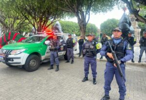 Polícia Militar reforça segurança em áreas comerciais e turísticas de Manaus: ‘Evite cordões aparentes’